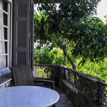 Apartamento Antique Seaside Stone House/ Boat Trips