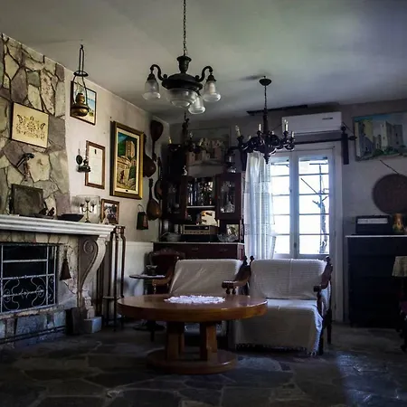 Apartamento Antique Seaside Stone House/ Boat Trips *