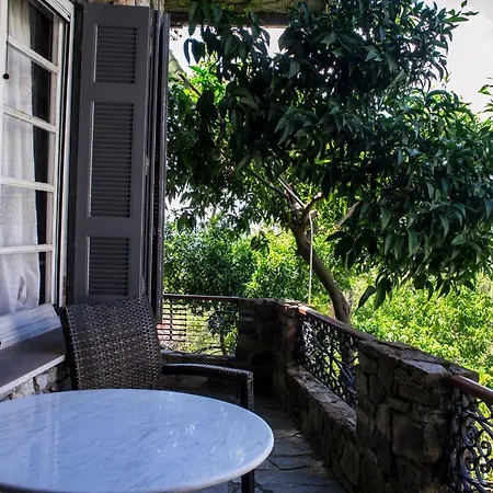 Antique Seaside Stone House/ Boat Trips Apartamento Kitriaí
